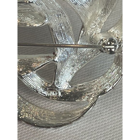 Vintage Monet Swirl Brooch Pin Silver Tone Shiny Textured 2" Signed - Picture 6 of 9